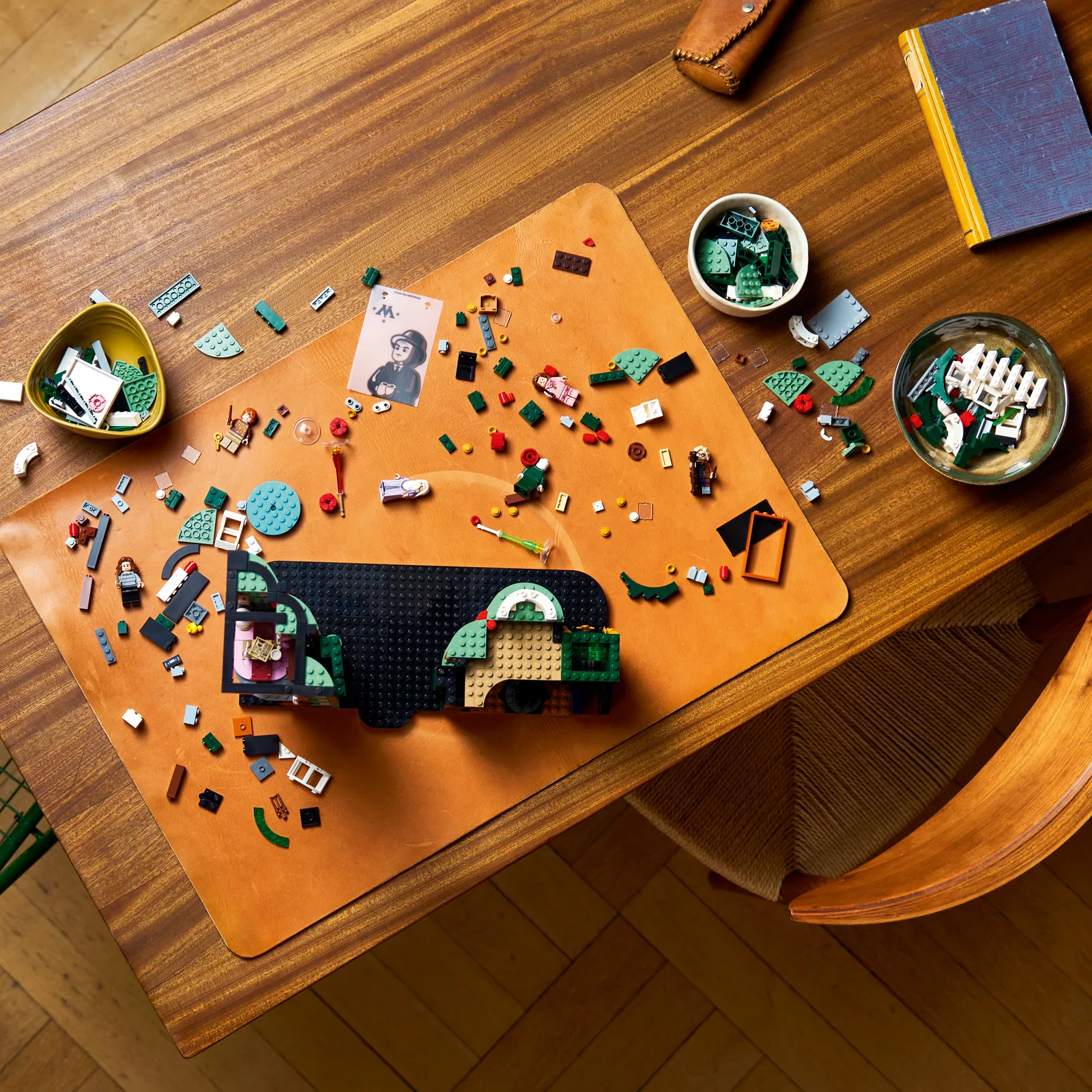 Onderdelen van set 76476 op tafel